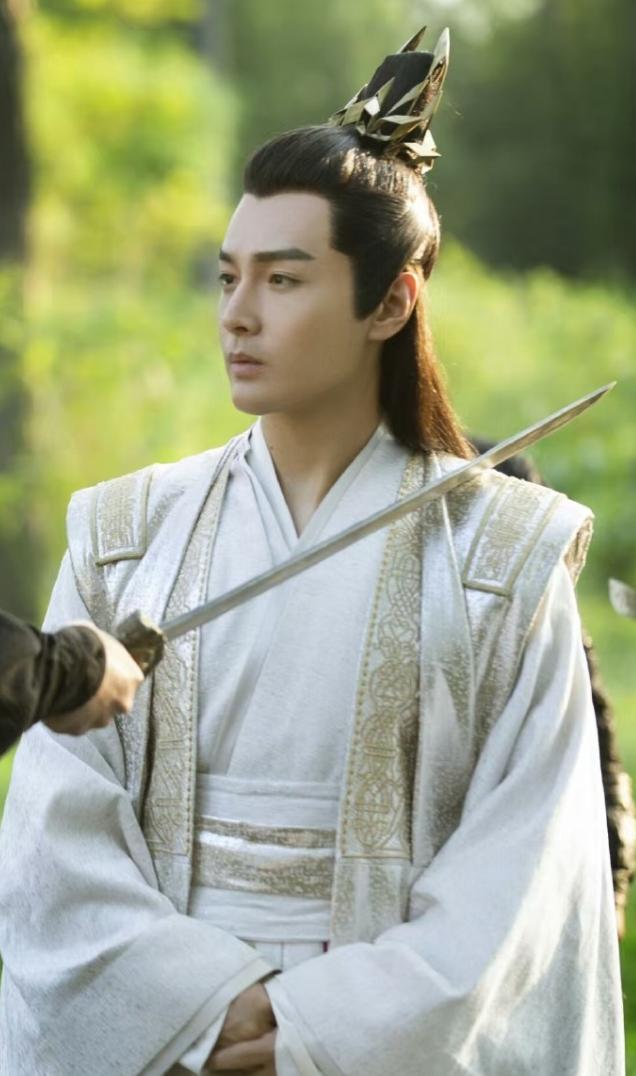 张昊唯官司打赢了《庆余年3》不用换人了，去年八月被一段录音爆料涉嫌“逃税，涉黄