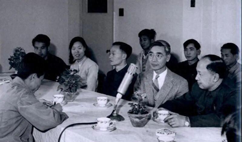 1968年，中科院力学所办公室里，一向沉稳理性的钱学森失声落泪。熟悉他的同事都清