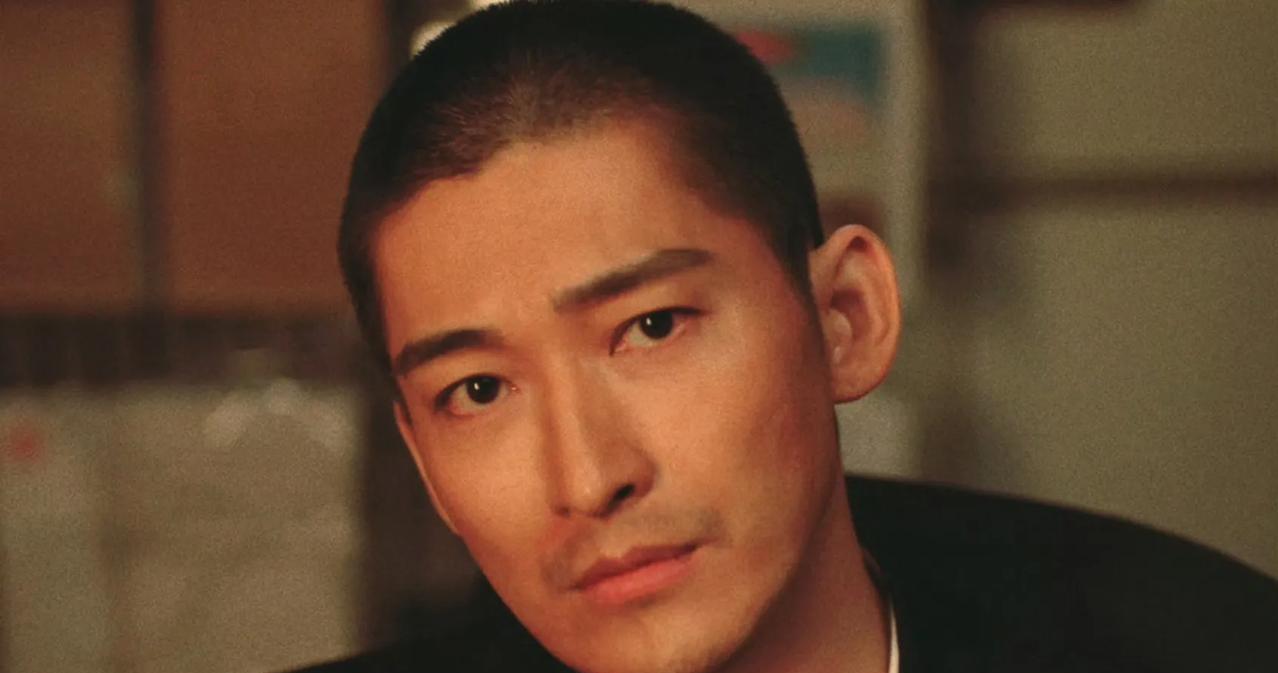 张翰演高中生破案啦！张翰昨晚社交平台回应，听说我演高中生被“考古”了，那是他