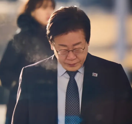 李在明的运气能有多背！我发现一件事，自从李在明访日后就开始走霉运！首先是访美时