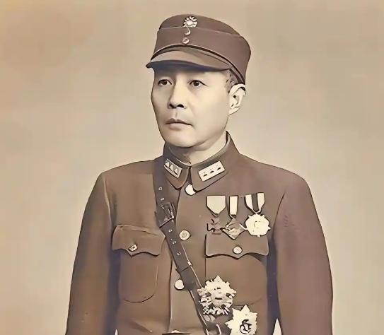 1938年，国军一位上将直接闯进军统站，当场开枪打死了举报自己的站长。戴笠立刻跑