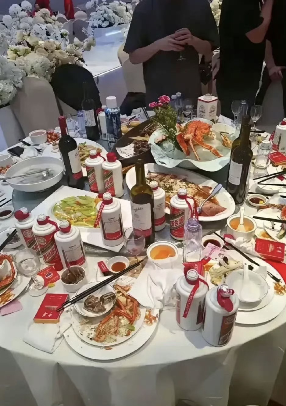 参加这样的婚礼随礼1千，是不是有点少了？