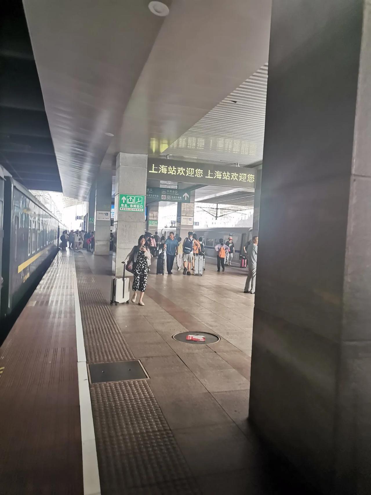 上海出租车拒载问题一直解决不了，机场火车站这几个地方最严重，出租车司机为什么