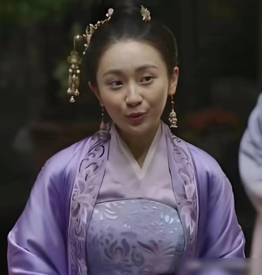 救命恩人的亲妹妹，被他一手塞进小妾的位子，还得顶着诰命去恶心正妻，这哪是报恩，这