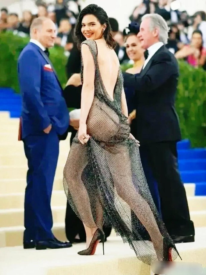 这是詹娜最美的一组照片，也是最有争议的照片了​​​