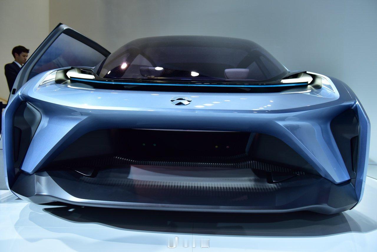 蔚来ES8上市100天交付破4万台蔚来12月交付量我点个外卖都得纠结半小时，人家