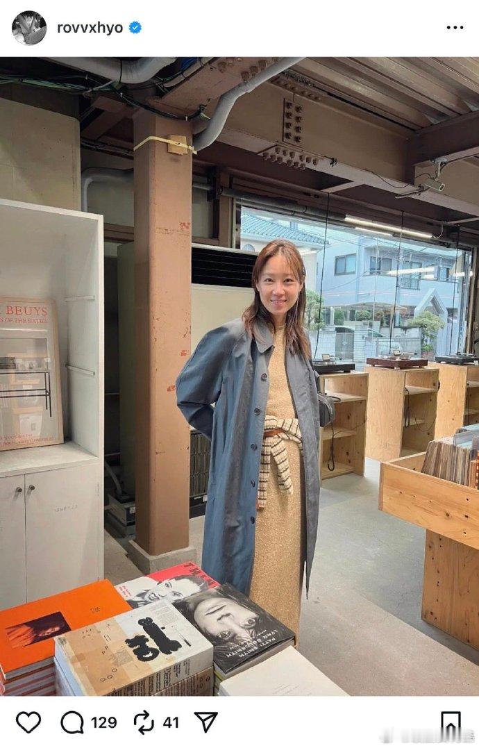 孔孝真被猜测怀孕孔孝真肚子孔孝真最新动态，疑似怀孕🤰🏻了，穿着宽松孕肚也十