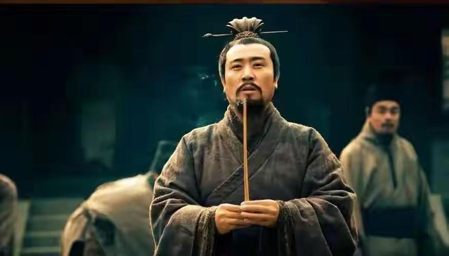 刘备前半生一事无成，后半生怎么就突然崛起了呢？刘备有实力也有雅量，只不过不像