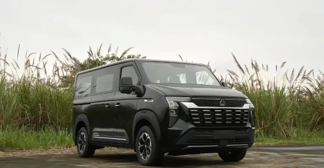 宿营车，MPV，SUV，怎么选？我比较看好宿营车，比房车小，价格也合适，就好