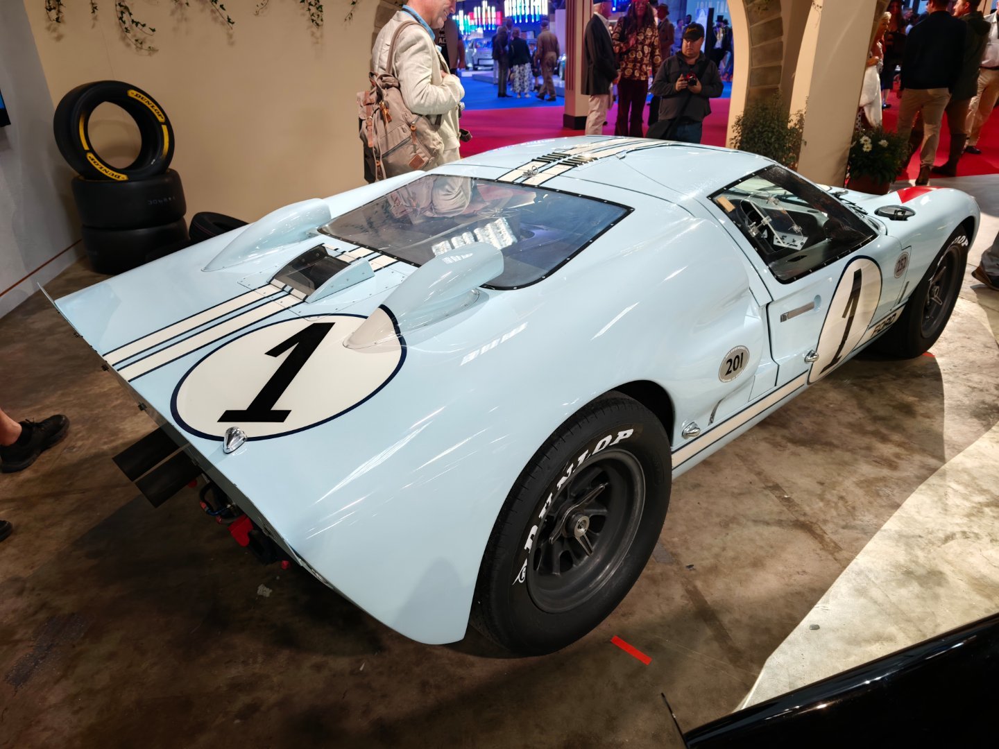 1966年勒芒前三的福特GT40（电影《极速车王》有拍过这个故事）英国