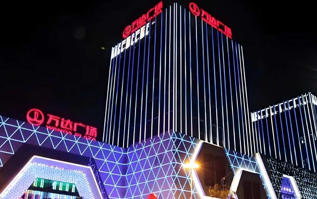 6000亿，什么概念？这么说吧，王健林每天一睁眼，啥也不干，就要还2000万