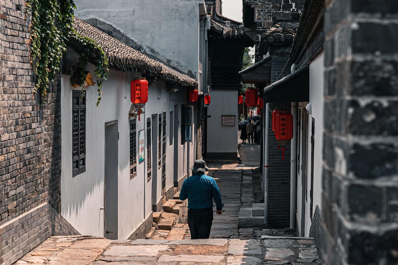 退休金不是很多，也没啥存款的人，千万别去报穷游的旅游团，不然会很遭罪。前不久
