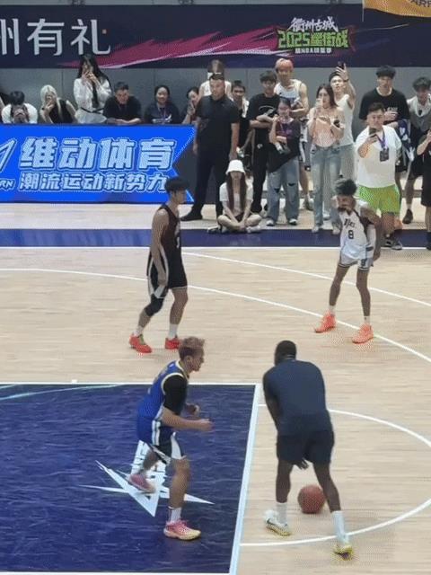 这追梦没想到来真的啊。感觉他就是条件反射，只要看见普尔的球衣便不由自主的想拿捏