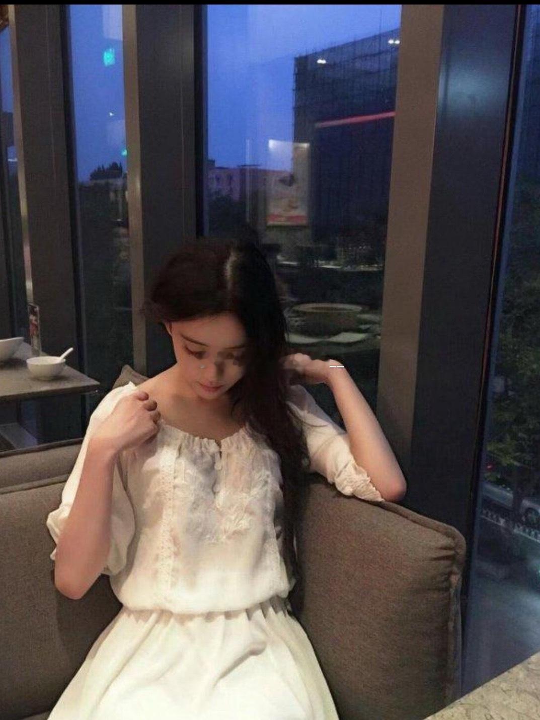 孟子义的审美好超前，妆容和穿搭甚至精灵耳到现在看都不过时