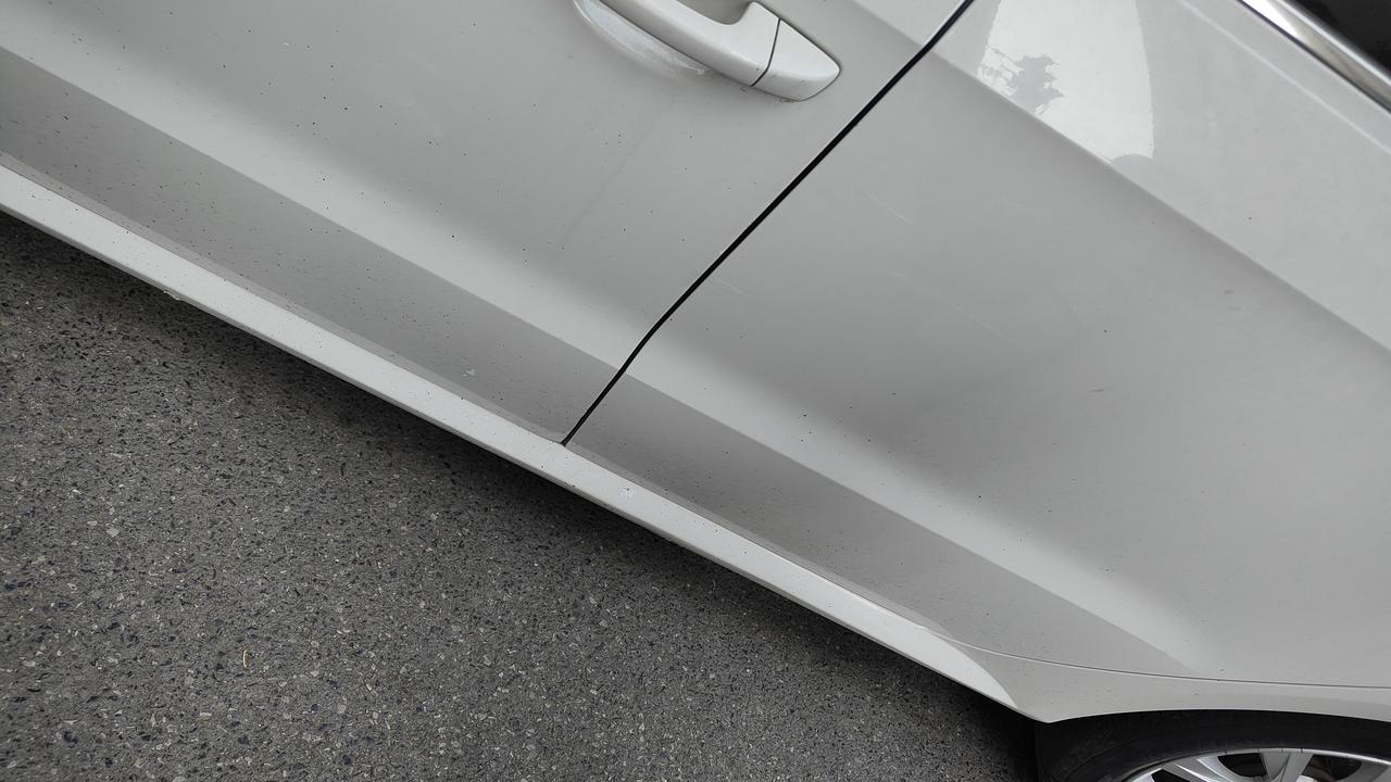 这侧身腰线都是经过精细设计很有美学