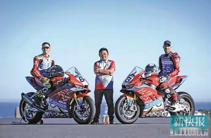 最近体育圈和机车圈彻底炸了——张雪机车在世界超级摩托车锦标赛葡萄牙站双回合正赛拿