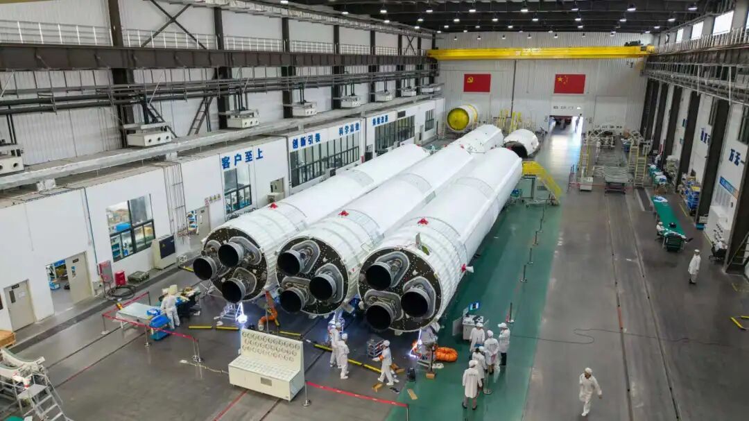 力箭二号遥二运载火箭顺利出厂，计划10月执行“一箭18星”发射任务。​​​