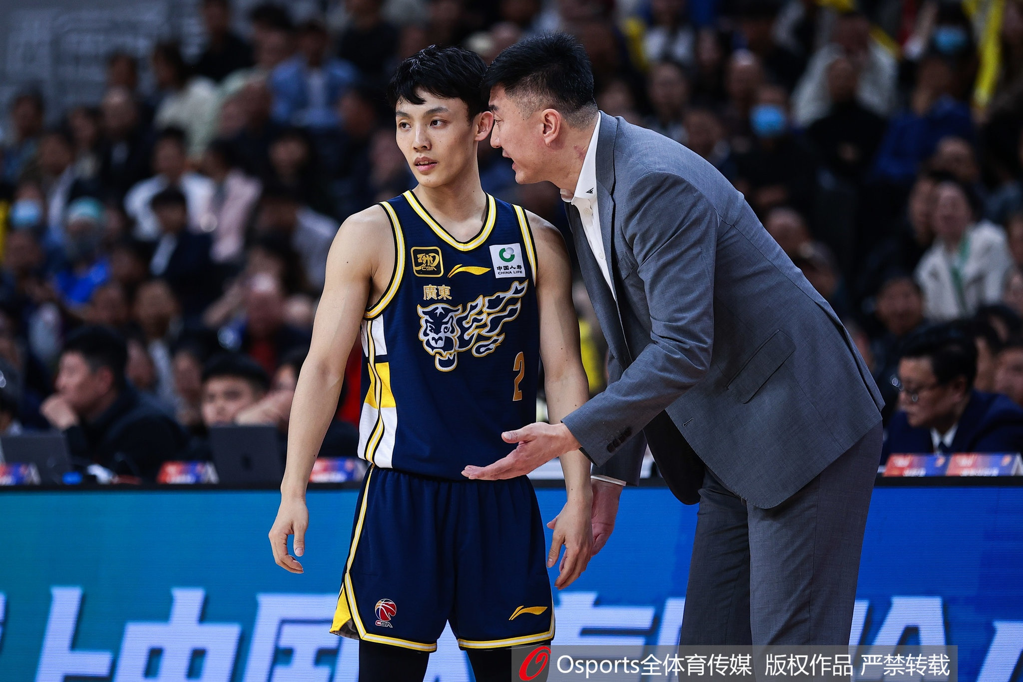 打服你们! 徐杰末节接连高难度三分 全场高效砍下22分5板8助!