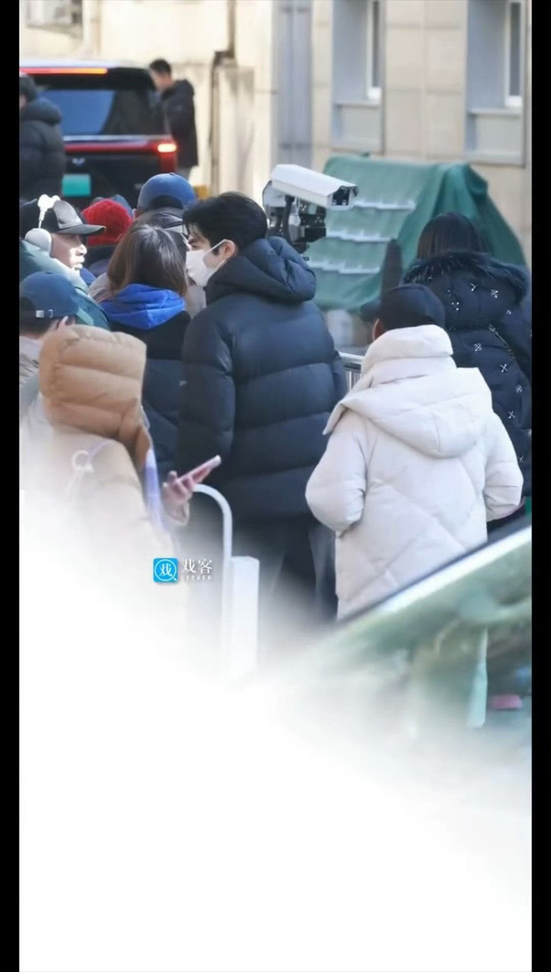 宋威龙现身马年央视春晚第三次联排，连轴转状态也好好