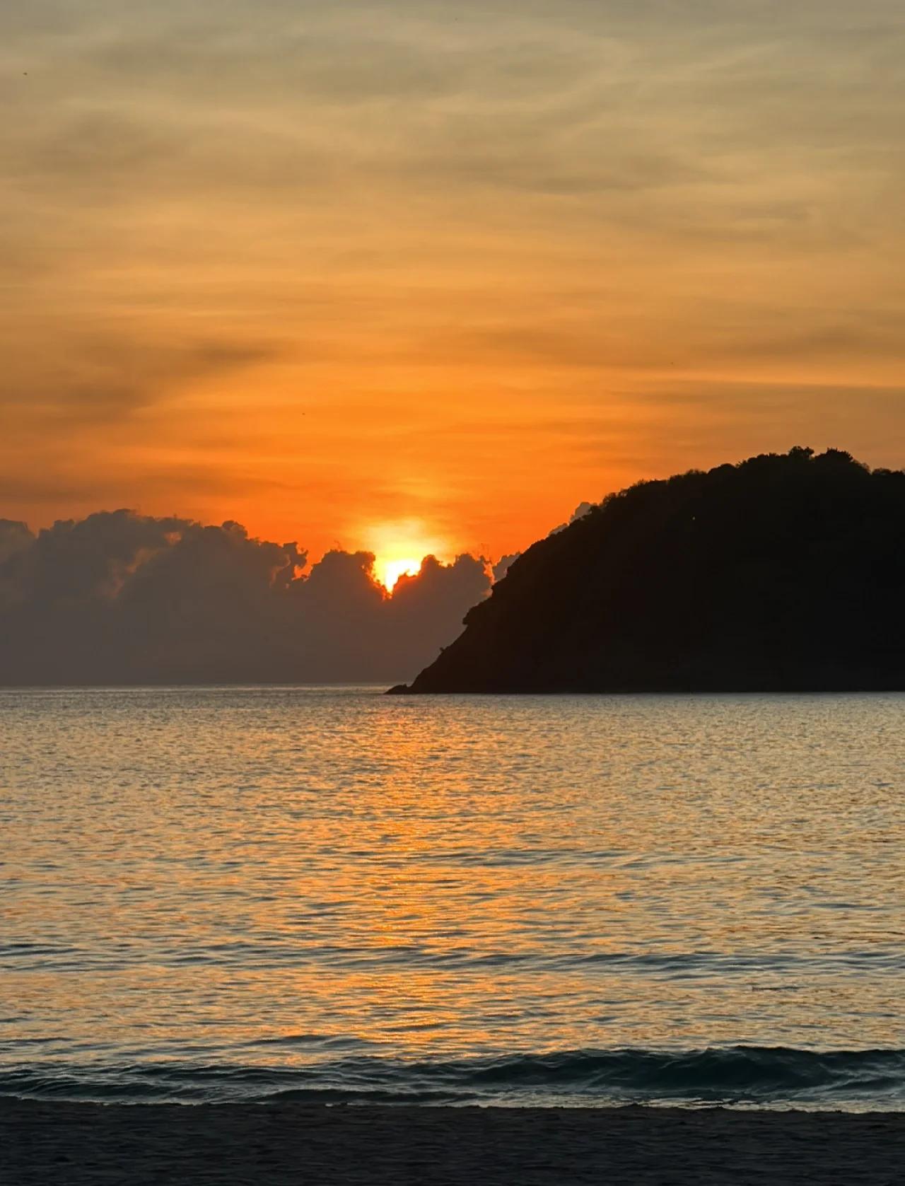 天蝎座和摩羯座可以说是12星座中最无敌的两大星座假如一个摩羯妈妈生了一个天蝎