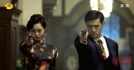 2015年，宋轶在拍摄《伪装者》时，有场和胡歌的戏连续NG了10次，导演李雪怒了