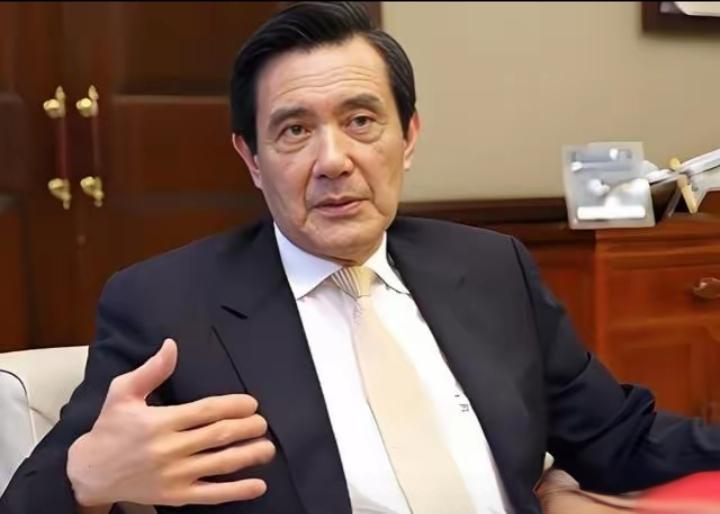 马英九最近一句话，又在岛内炸了锅。他说：“不承认‘九二共识’，两岸对话就是空谈