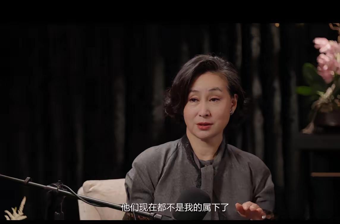 章泽天的几期访谈都看了，发现她最大的问题就是没有生活积累，也没有太多的知识储备，所以面对阅历丰富的嘉