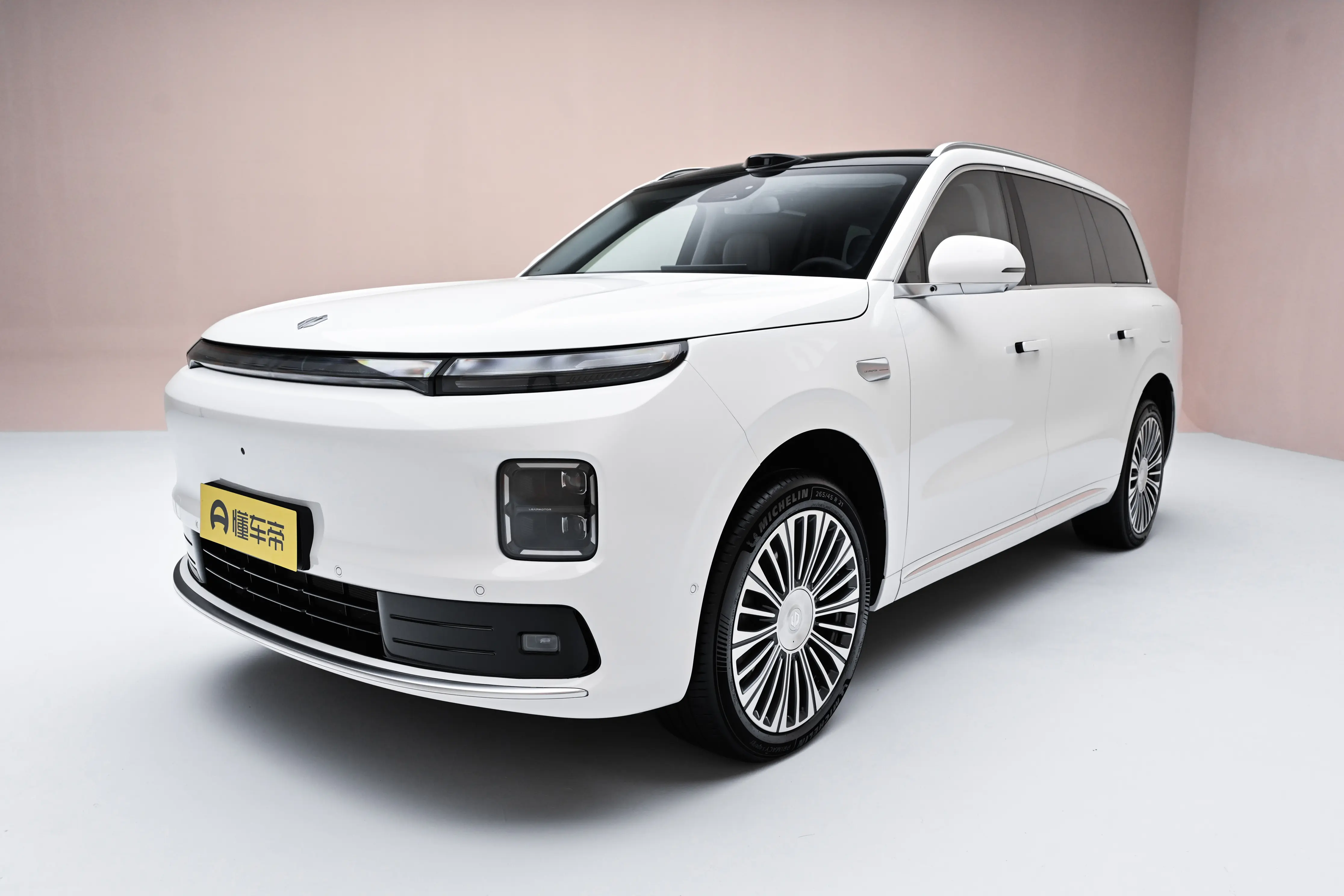 各位老铁好，我是叁水爱开车。