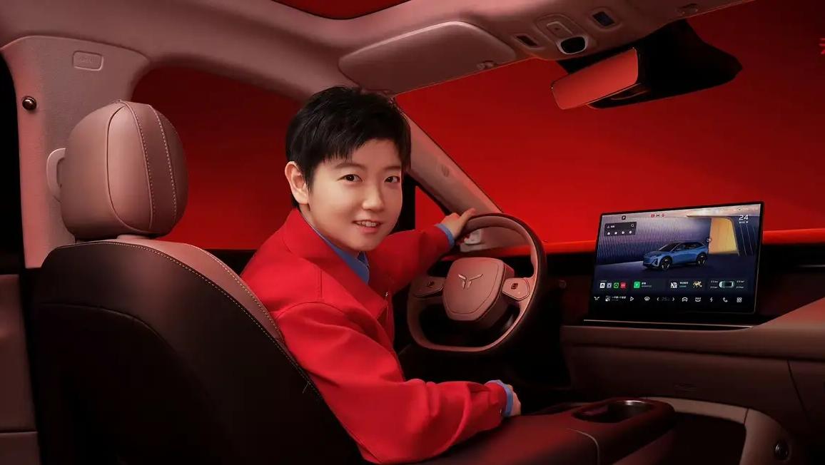 工信部公安部双双出手，汽车双国标明年大升级！近日，公安部与工信部相继发布机动车安