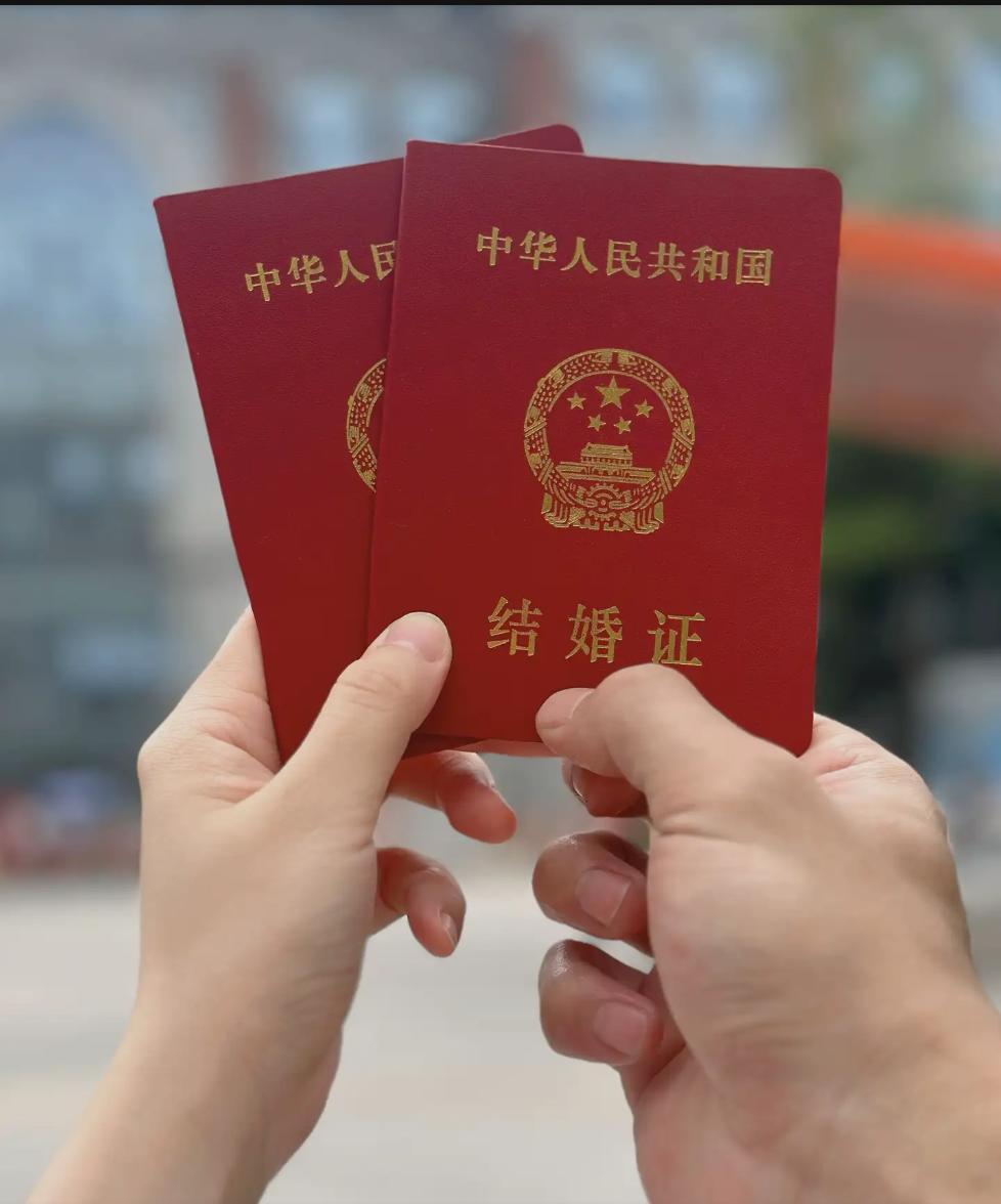 彩礼从30万降到8万8！新娘一句话让全场闭嘴，父母当场傻眼！结婚谈彩礼，我妈开