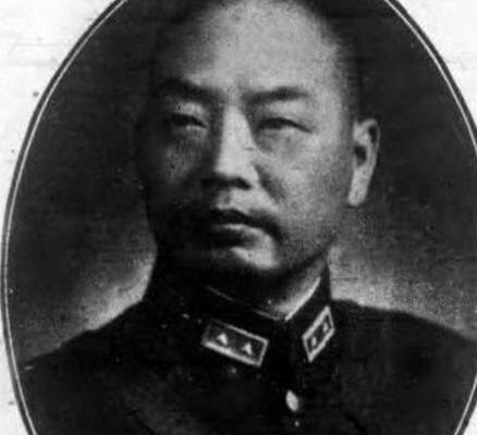 1947年8月，国民党驻盐城的师长李铁民下令将城内一百多地下党杀害，少将韩君明劝