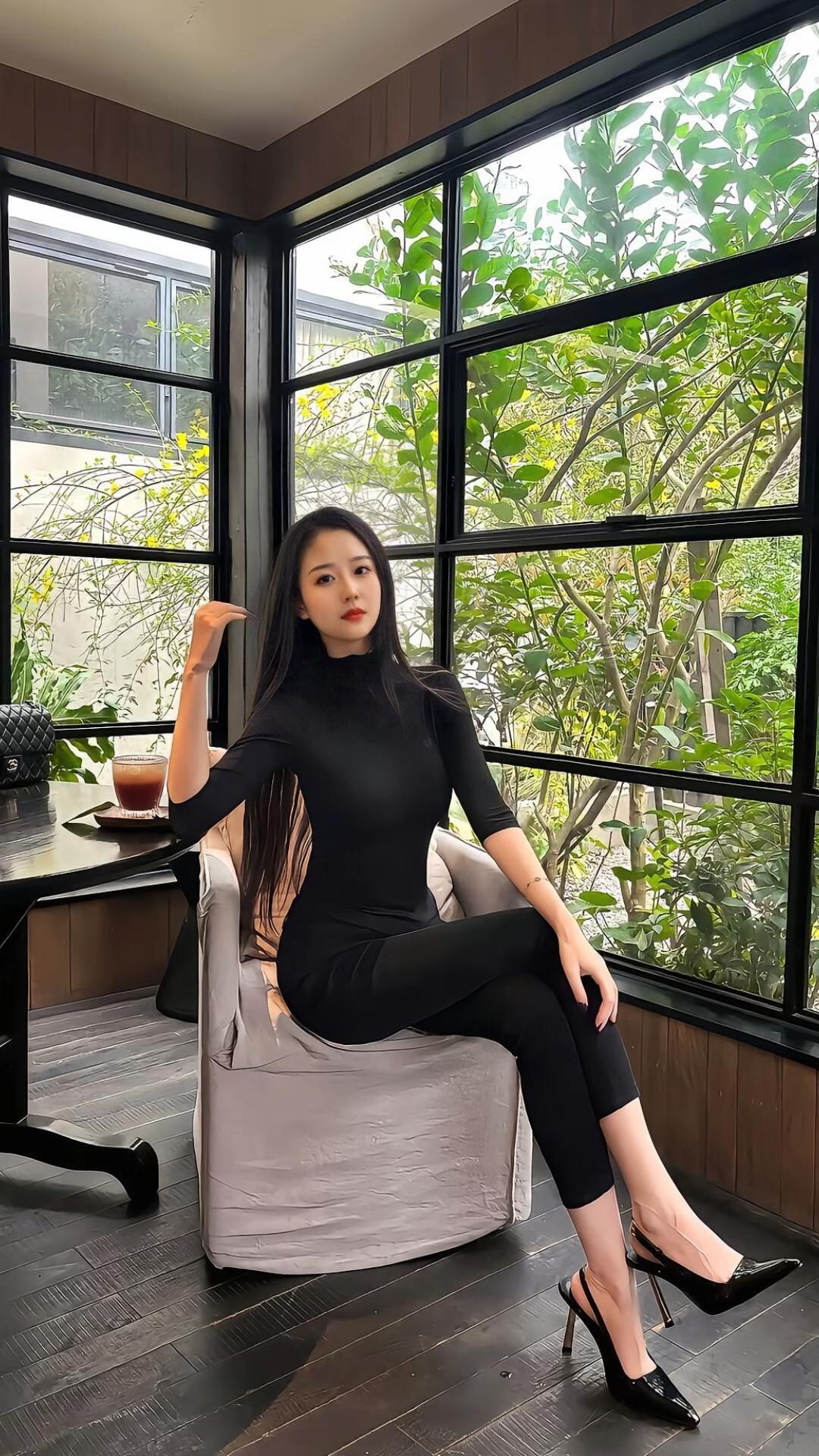 你知道吗？女人的红利期已经彻底结束了。武汉的相亲大会到场800个女性，一个男