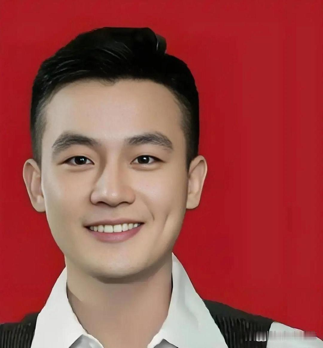 欧豪向大家证明：人一定要多读书！特意去查了一下他，令人意外的是，他没有读高中，初