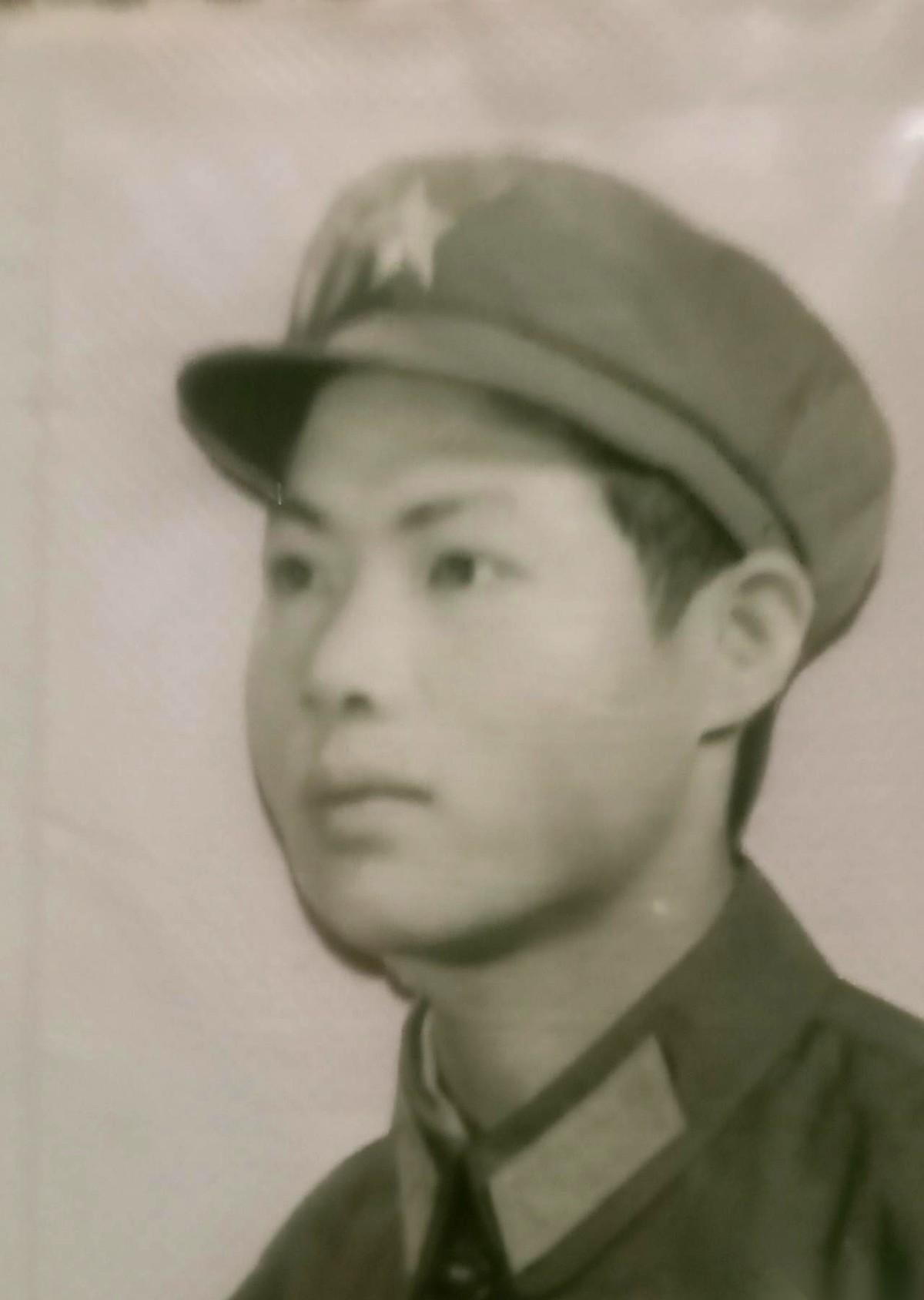 就因为当年有个人指着我鼻子说：“你，不行。”体检明明过了，非说我不是那块料。