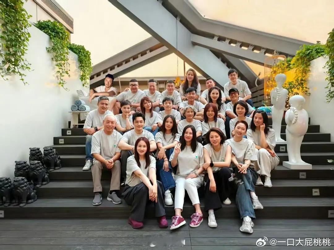 陈坤发了北电96届毕业30年合照