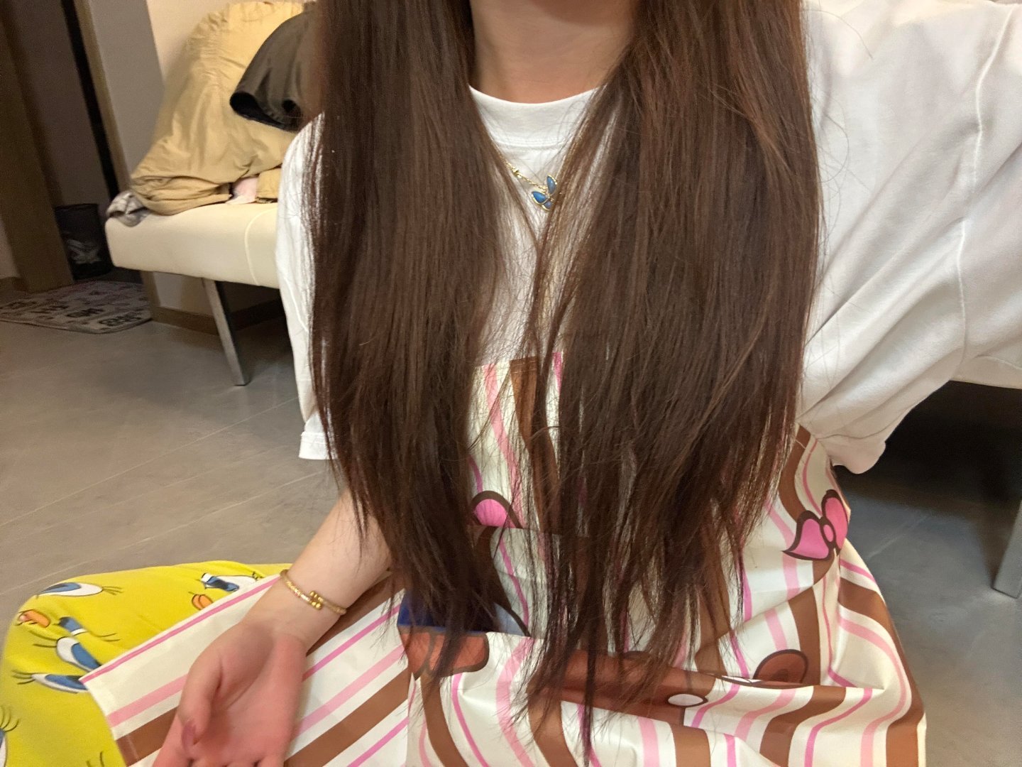 再也不染了…今天去染回黑色再好看的发色也只能维持两个月就布丁头了