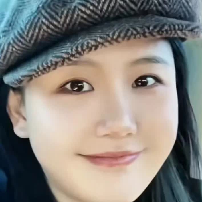 不怕男人有前任，就怕男人前任是明星。杨钰莹现在低调多了，不是她老了，而是她变