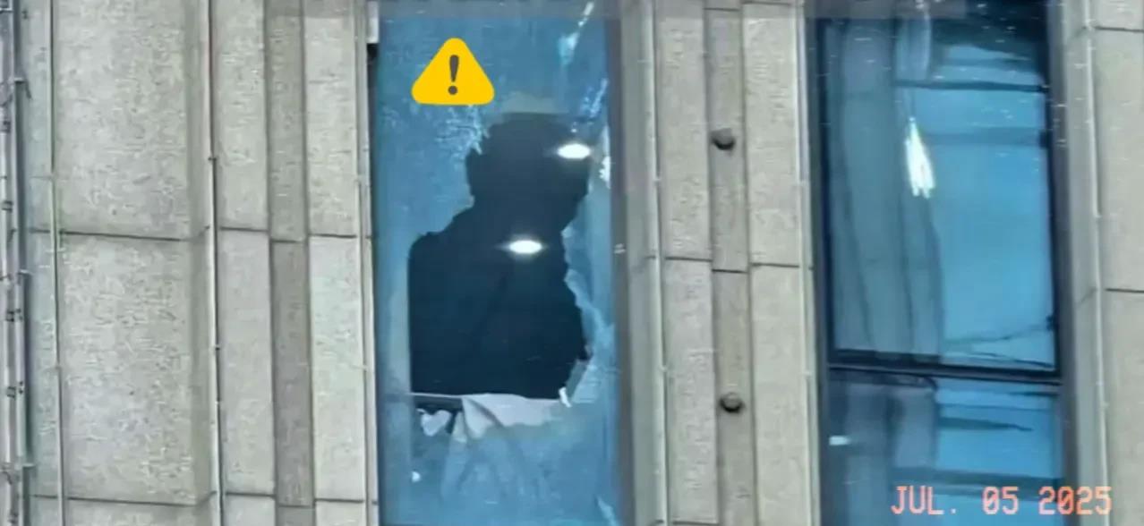 南航机长事件背后的故事远不止于此。我们只看到了表面，机长违背飞行规章，被