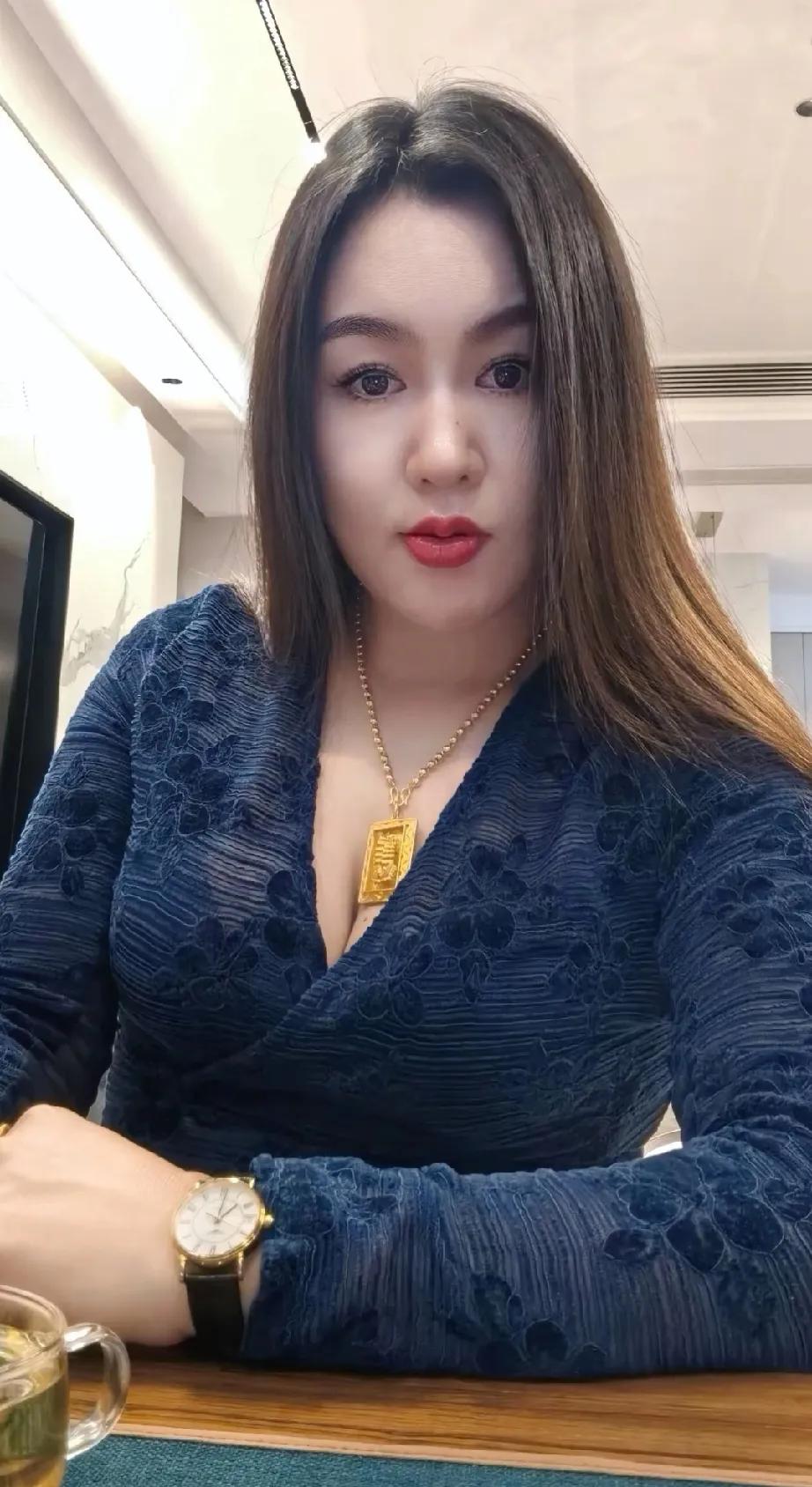 85年40岁人到中年就懒得较劲不再追着别人要爱因为要来的爱是廉价的