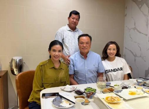 柬埔寨再次故技重施，眼看打不过泰国军队，柬埔寨随即公布了一些阿努廷的私人照片。