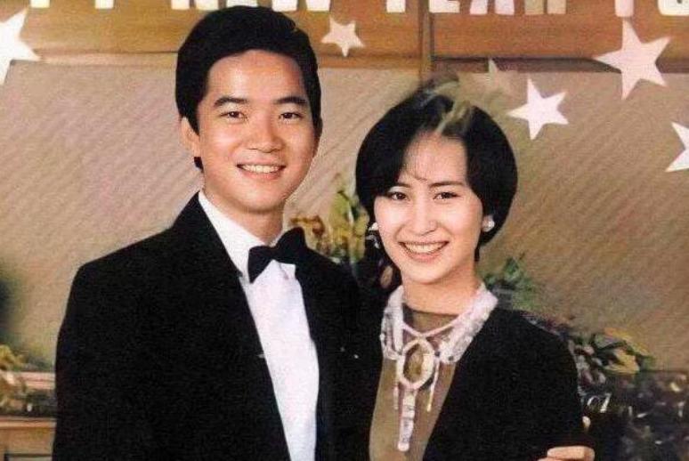 有次记者问何超琼：“您跟许晋亨结婚9年都没生娃，是不是心里一直放不下陈百强呀？”