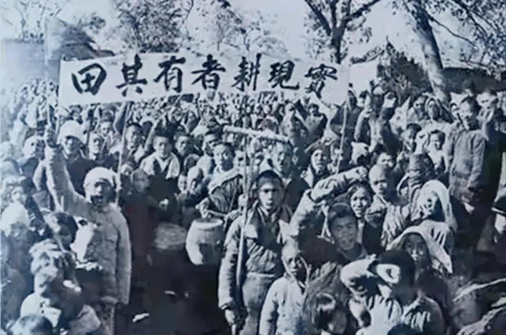 1946年冬天，三五九旅icon的三百多名老红军、老八路骨干悄悄从陕北icon出