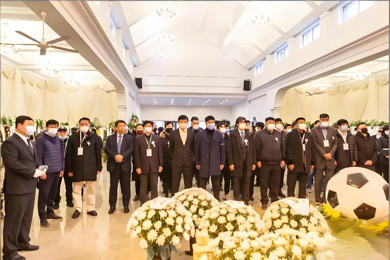 张恩华参加恩师迟尚斌的追悼会，一张罕见的留影，这张照片拍摄于2021年3月12日