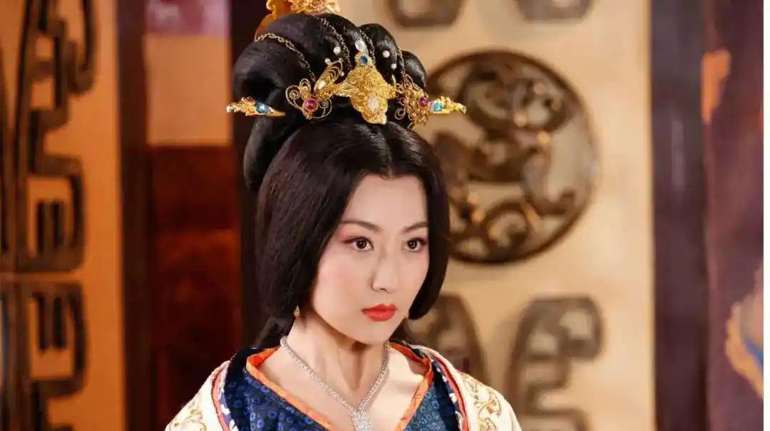 杨坚篡周建隋后，为何要将原北齐皇妃冯小怜赐给李询？这是李询主动要求的，并非是贪图