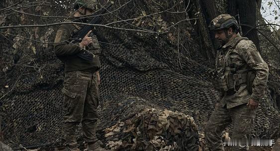 快看！俄乌军事情报头条消息！乌克兰武装部队在苏梅方向几乎损失整个旅和团乌克兰