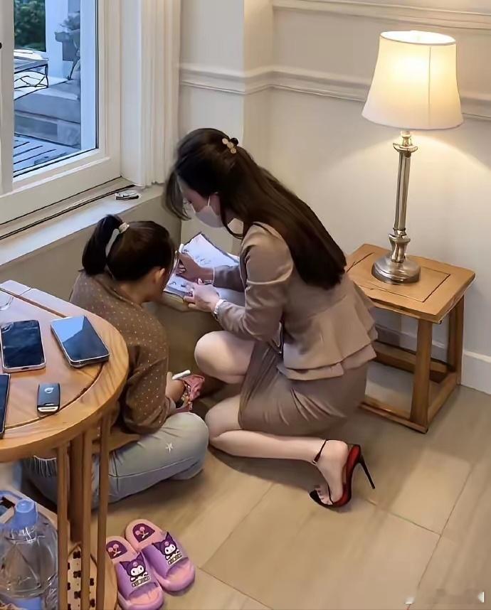 95后带娃，一样很有耐心。[玫瑰][赞]​​​