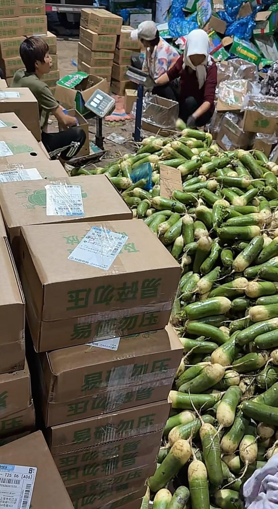 我诚恳的奉劝，那些上班一个月挣不到3万工资的，那些做小生意一个月挣不到八万的，纯