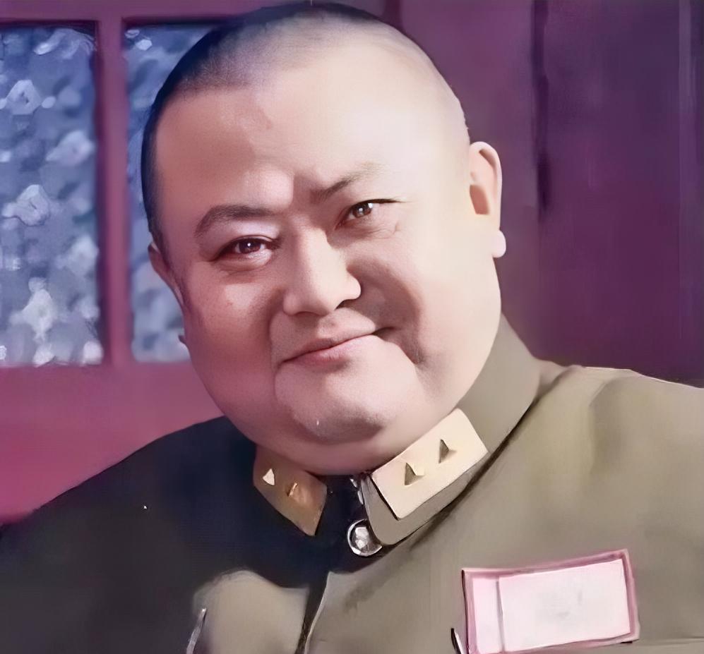 1948年10月，蒋介石让给淞沪警备司令宣铁吾发去密电，让将范绍增抓捕押往南京，