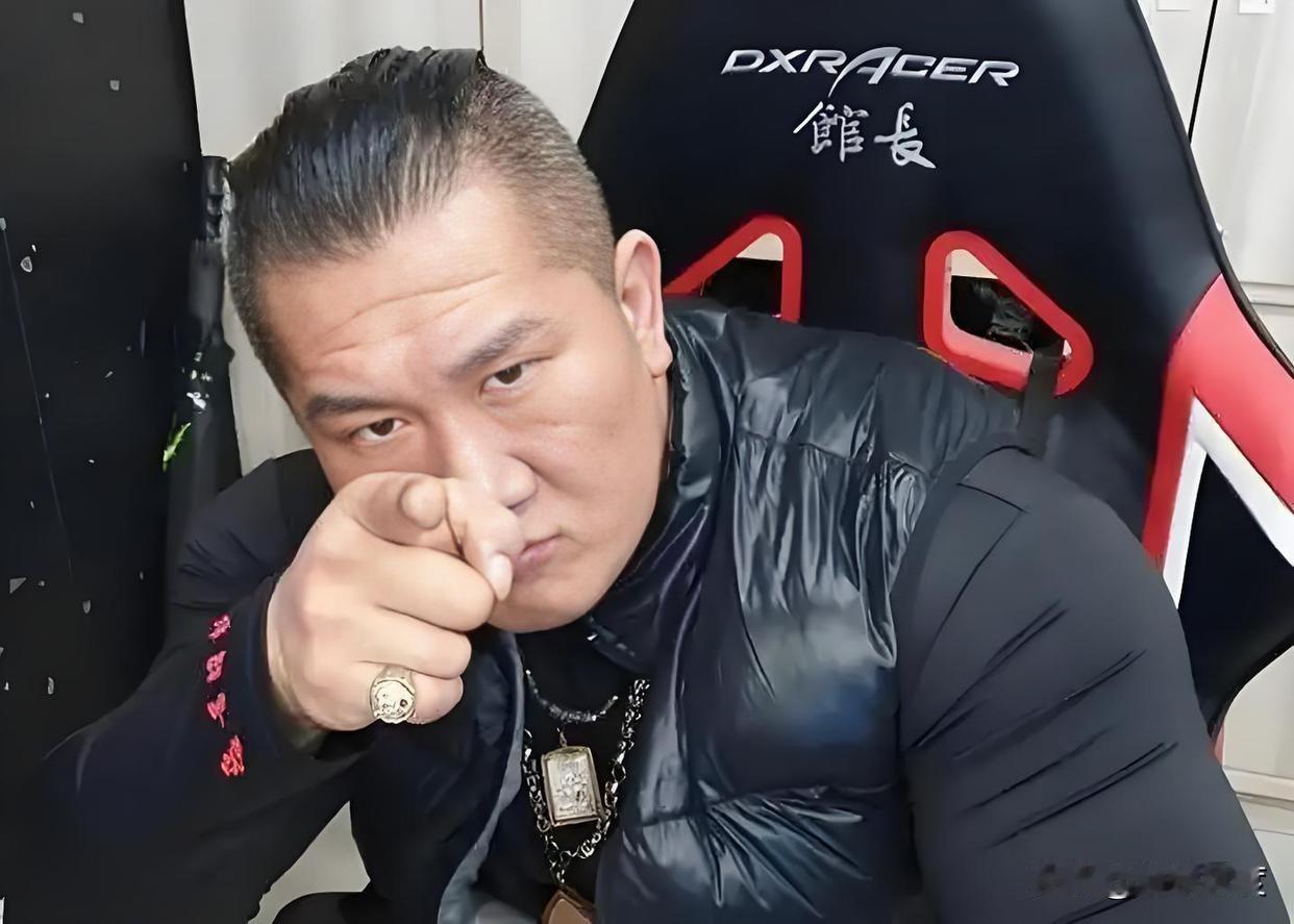 馆长重大宣布：2028年参选立委，不靠蓝不靠北，要像李敖走一条新路，把民进党全干