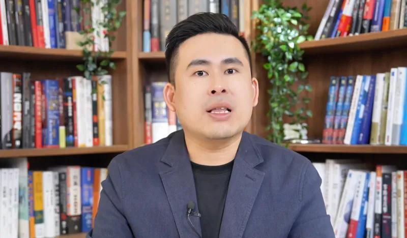 王炳忠在节目中提醒台湾岛内的“统派”，反对民进党这个“台独”政党的主力军，还是国